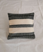 Pillows lines black & white